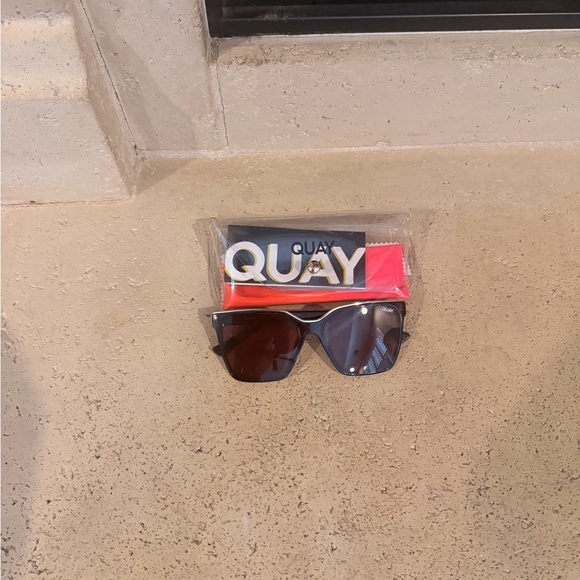 Quay Level Up Tortoise Sunglasses - Picture 2 of 5